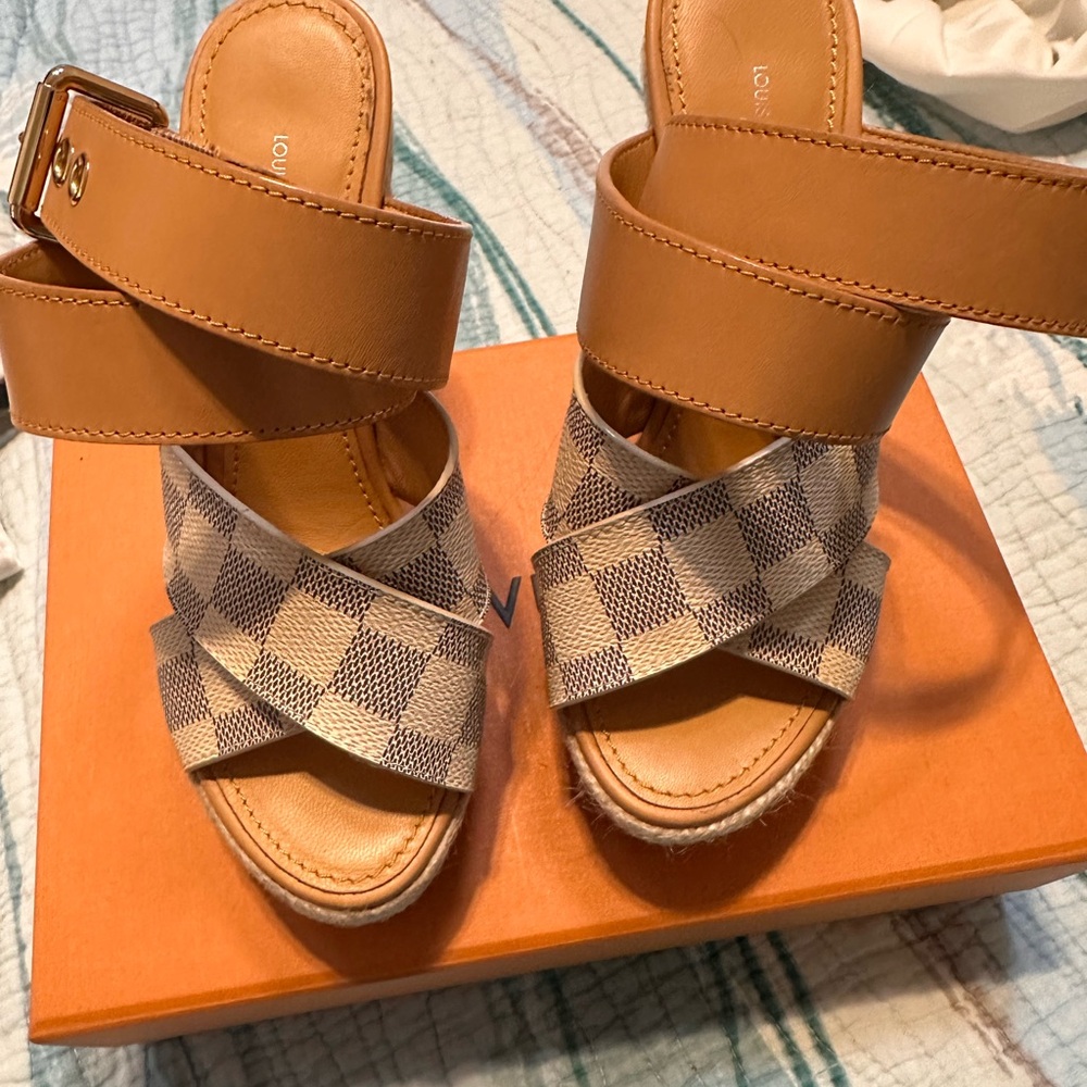 Louis Vuitton Tan and Cream Checkered Sandals